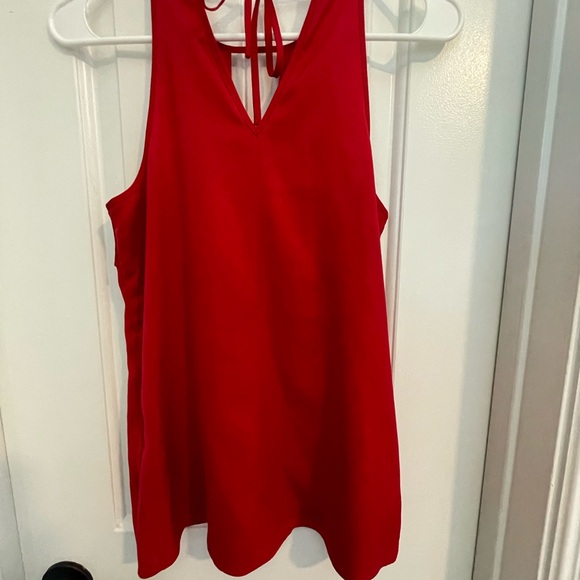 Sleeveless Ruffle Blouse - Picture 2 of 5